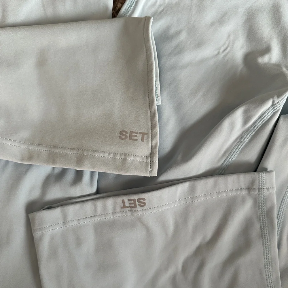 Set- SET ACTIVE - Picture 3 of 5